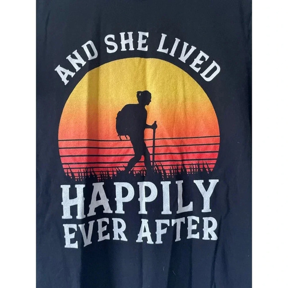 And she lived happily ever after Womens T Shirt Size Large Silhouette Hiking - Picture 2 of 7